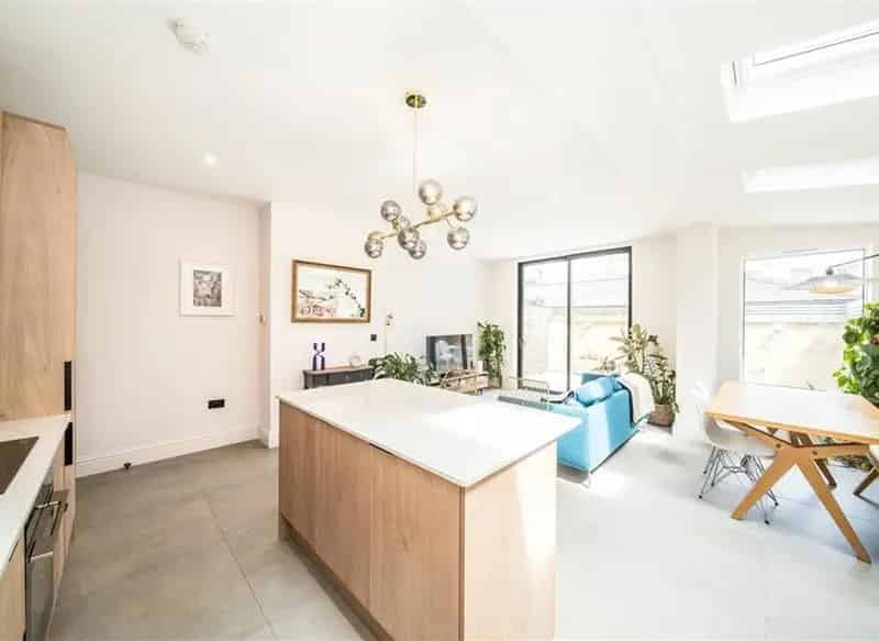 Ground Floor Conversion 2 Beds Near Clapham South