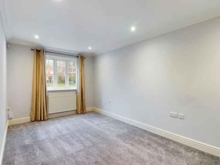 2 Bedroom Flat Chineham 2 Parking Spaces En Suite