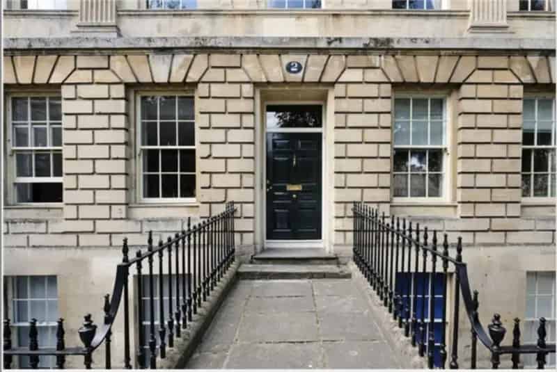 1 Bedroom City Centre Apartment Furnished Top Floor