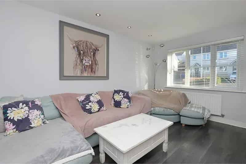 4 Bed Detached House with 2 Reception Rooms