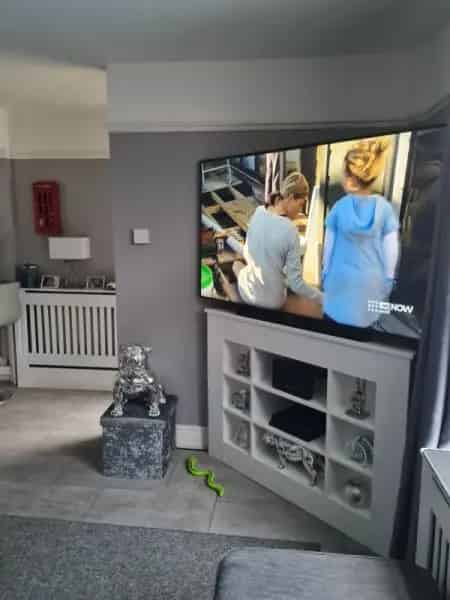 Mid Terrace House 2 Double Bedrooms Huge Loft Space Parking Pets Allowed