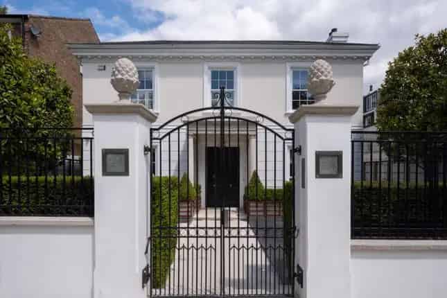 Detached House for Sale in St John's Wood