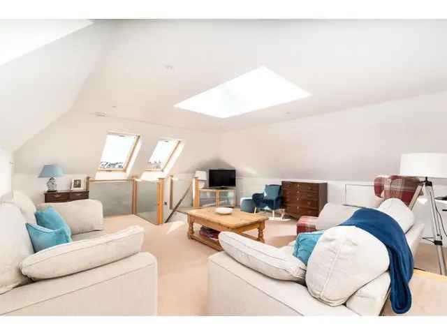 3 Bedroom Flat for Sale in Blackford