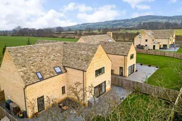 Broadway Road, Toddington, Cheltenham, Gloucestershire, GL54 5DS | Property for sale | Savills