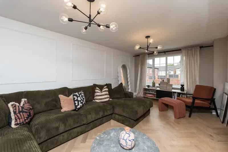 4 Bed Detached House For Sale