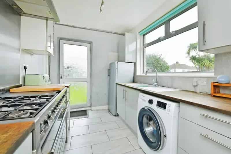 3 Bed Semi-Detached Family Home Near Highly-Rated School