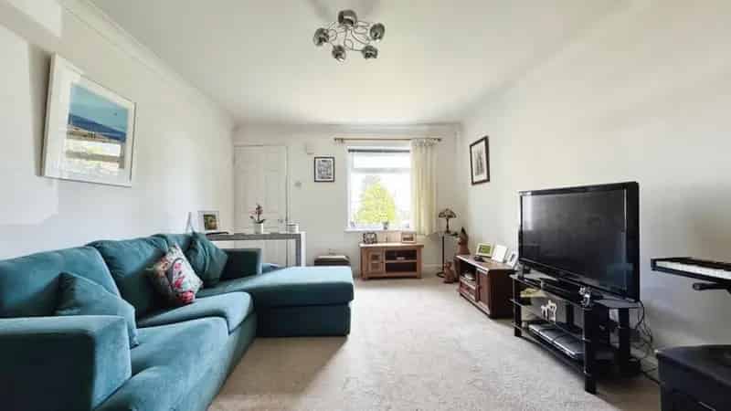 1 Bedroom Ground Floor Flat For Sale Near Parks