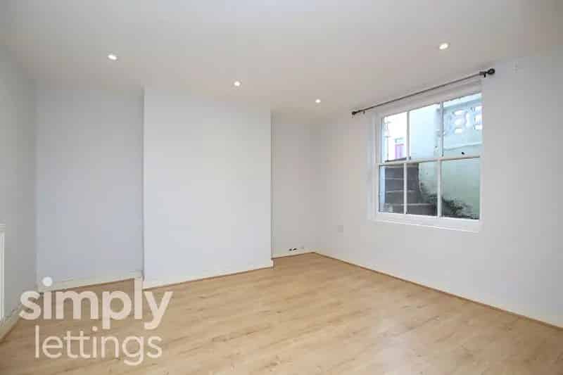 1 Bedroom Pet Friendly Flat to Rent