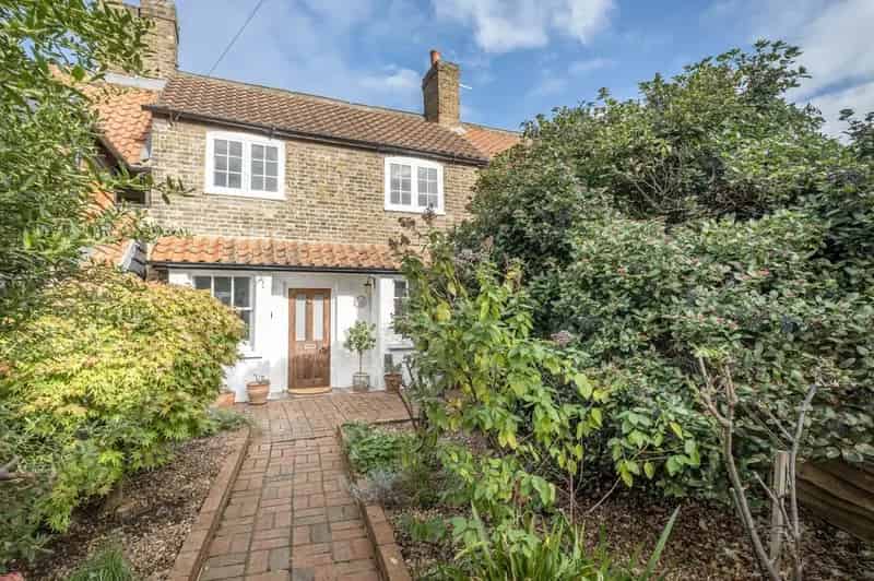3 Bedroom Grade II Listed Terrace House for Sale Hampton Village
