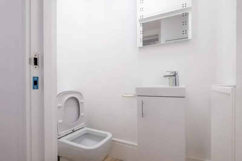 1 Bedroom Flat To Rent Available May 17 2025