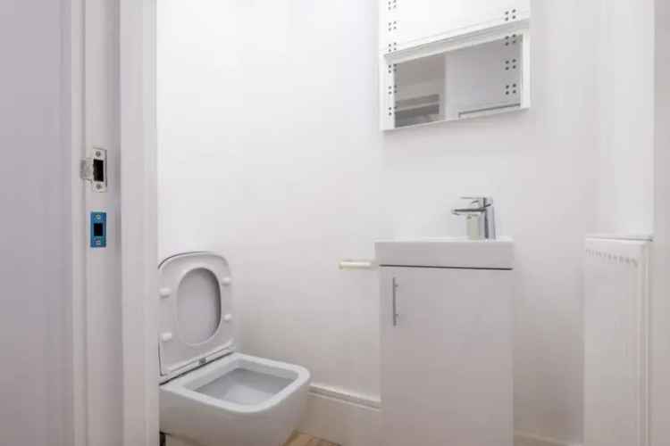 1 Bedroom Flat To Rent Available May 17 2025