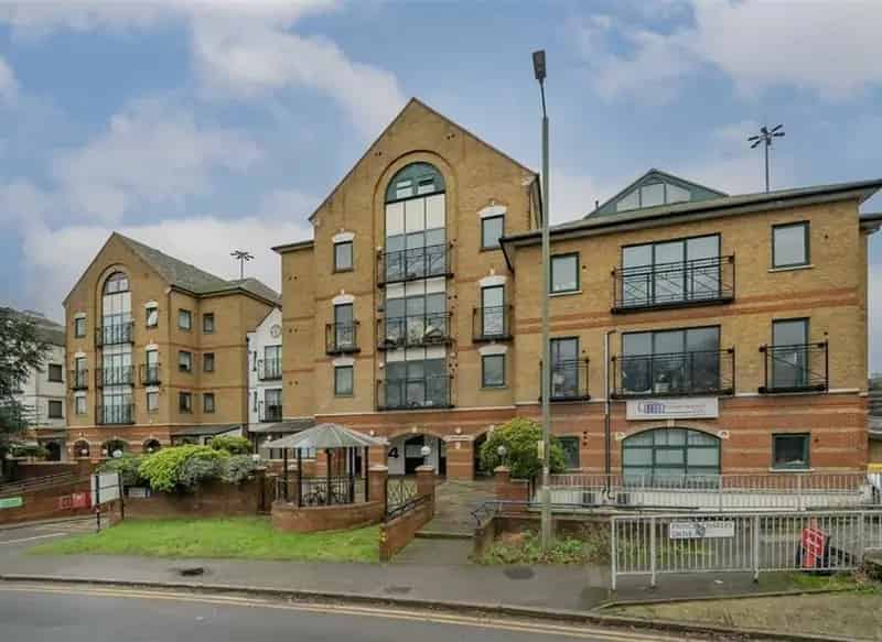Spacious Studio Flat Near Brent Cross with All Bills Included