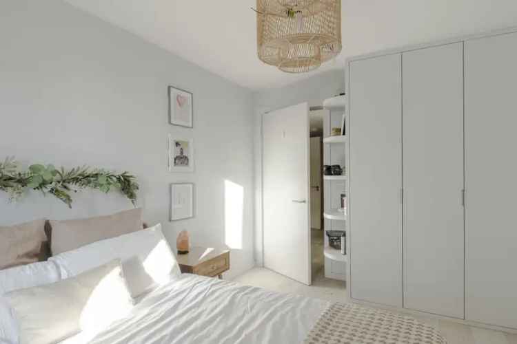 2 Bedroom Apartment Clapham - Modern, Central, and Stylish