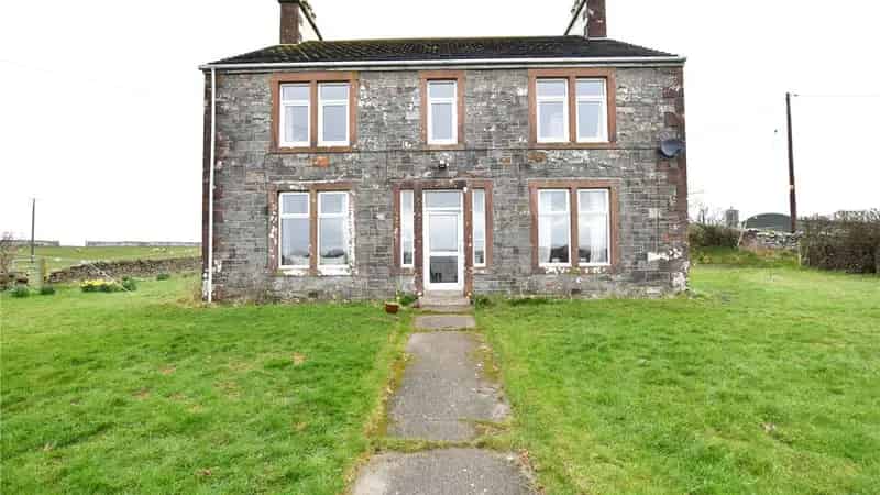Lot 1 - Farmhouse & Paddock