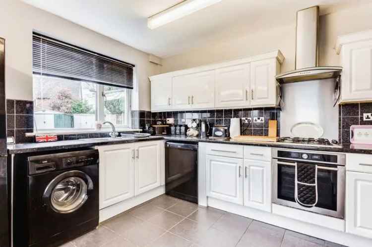 2 Bedroom Semi Detached House Leeds LS10