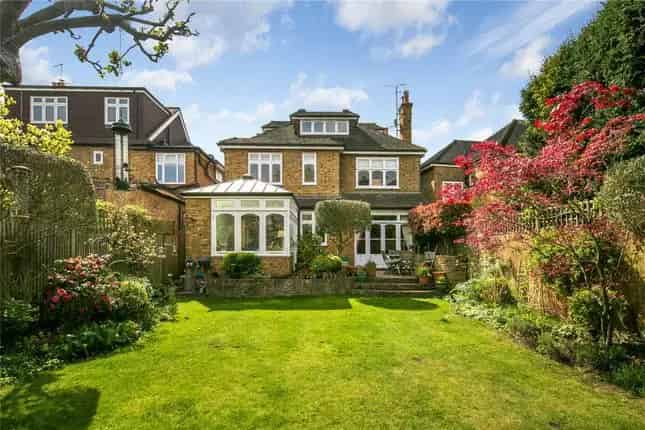 5 Bed Detached House East Sheen SW14 - Large Family Home