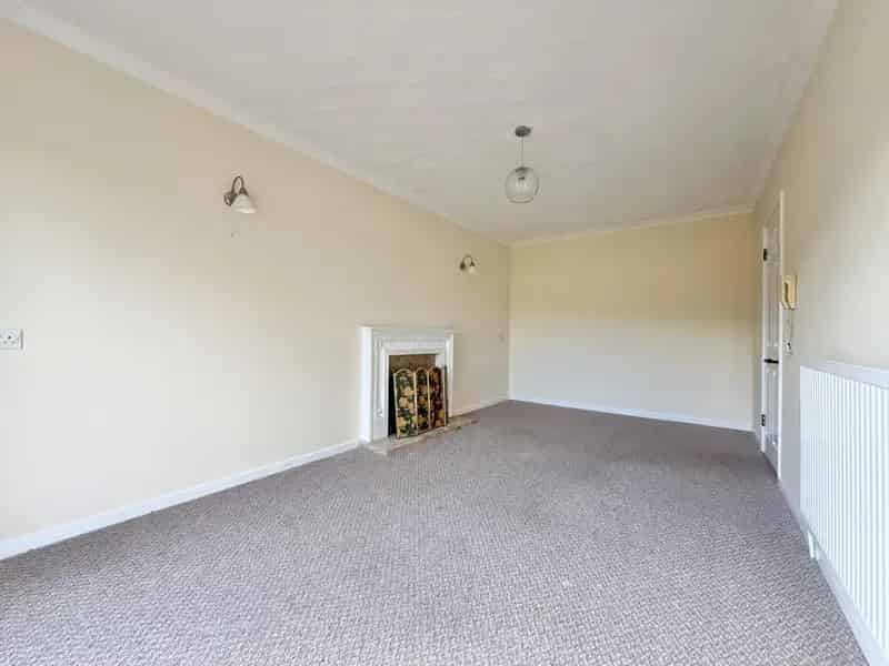 2 Bedroom Flat for Sale in Fitzwilliam Court Chapeltown