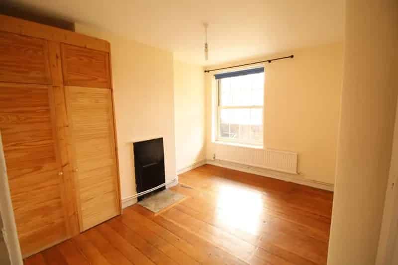 2 Bedroom Apartment House to Rent in Hackney