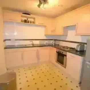 2 Bed Furnished Apartment Manchester Bishops Corner Secure Parking