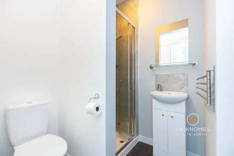 4 Bed House for Sale - Courthill School Catchment