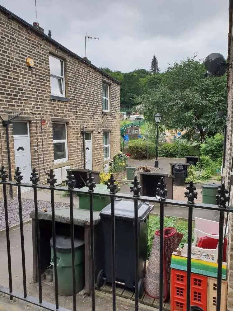 House For Rent in Kirklees, England