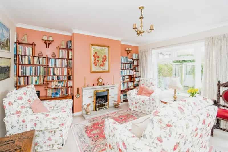 Three Bedroom Semi-Detached House in Halterworth