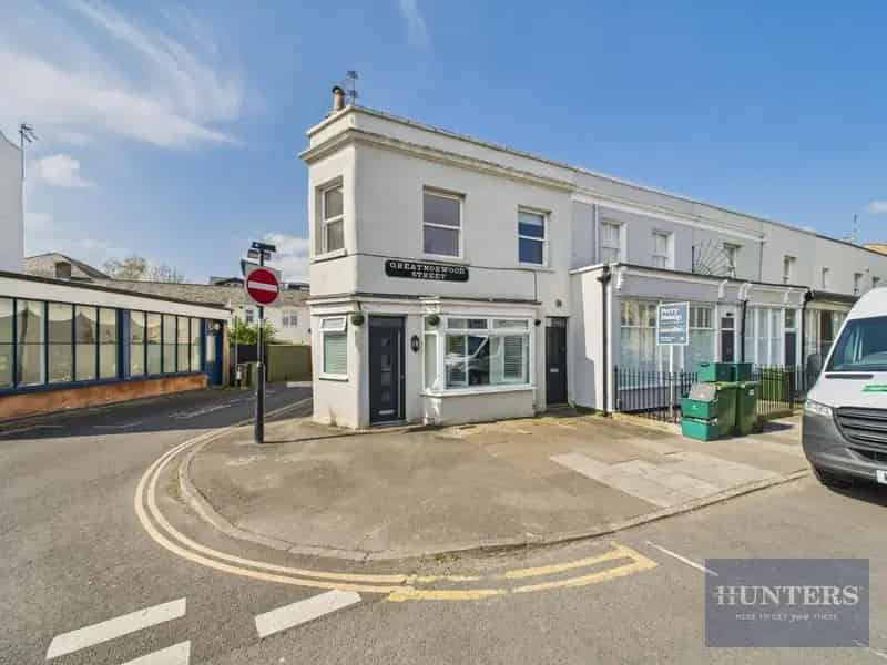 1 Bedroom Apartment for Sale