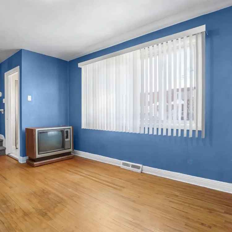 2-Storey Townhouse with 3 Parking Spaces and Large Balcony