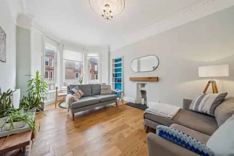 Stylish 2-Bedroom Apartment in Shawlands Glasgow