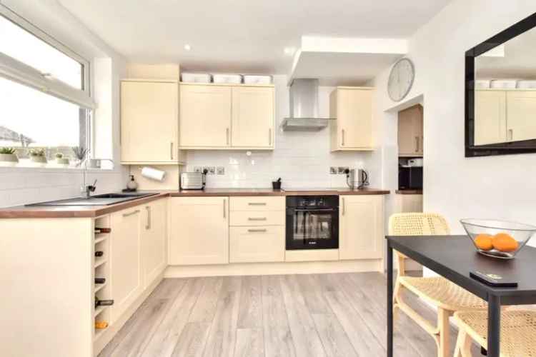 2 Double Bed Semi-Detached Home Headingley