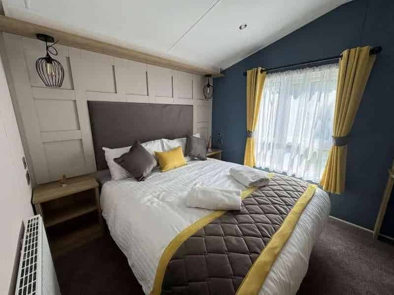 2 bed property for sale