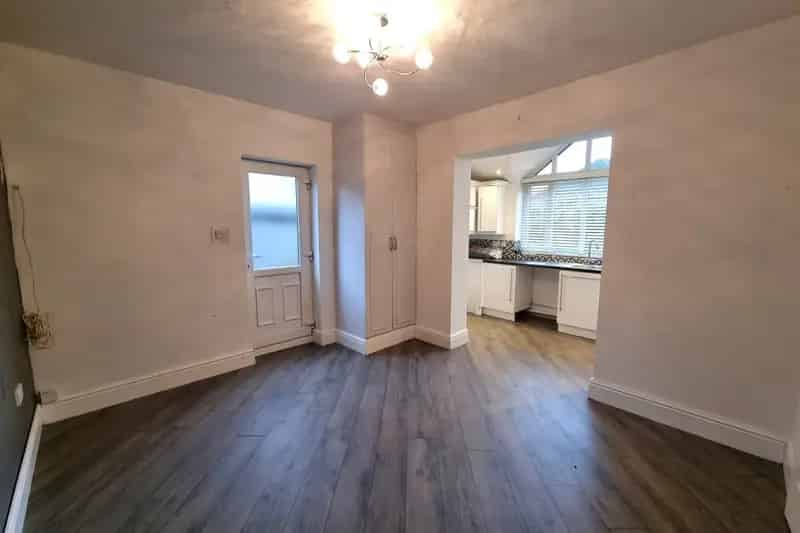 Three Bedroom Detached Bungalow with Garage and Driveway