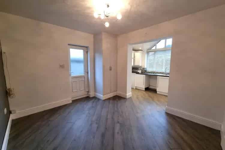 Three Bedroom Detached Bungalow with Garage and Driveway
