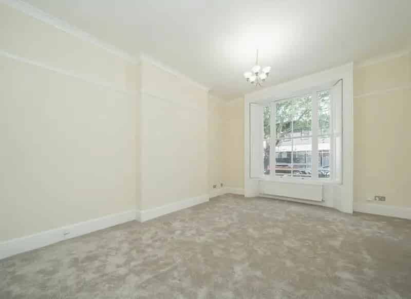 Flat For Sale , Kilburn Park Road, London, England