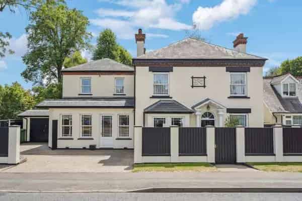 White Lion Road, Amersham, Buckinghamshire, HP7 9HX | Property for sale | Savills