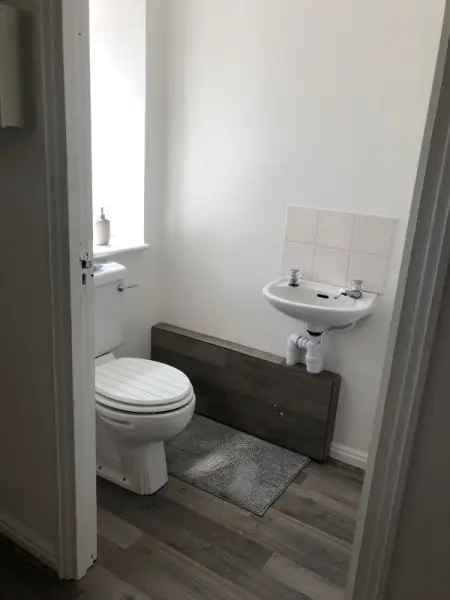 House For Rent in Ashford, England