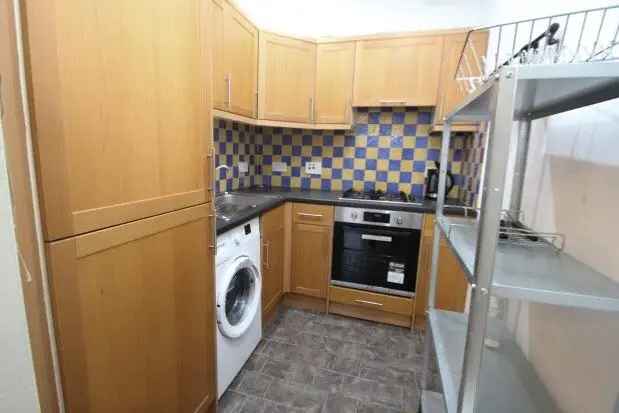 Flat to rent in Onslow Drive, Glasgow G31