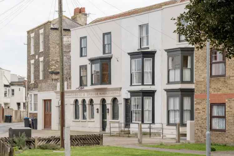 Three-Bedroom Townhouse Charlotte Square Margate Kent