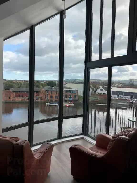 Luxury Riverside Penthouse Double Room - Belfast City Centre