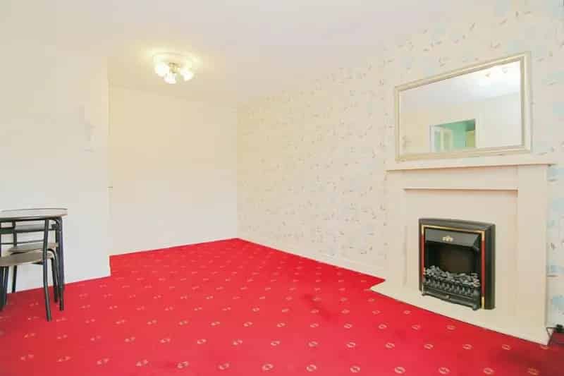 2 Bed Flat for Sale Farsley Over 55s Cash Buyers Only
