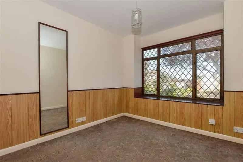 4 Bed Chalet Bungalow for Sale Near Motorway