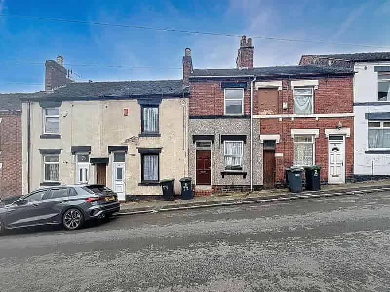 2 Bedroom Terraced House to Rent Northwood