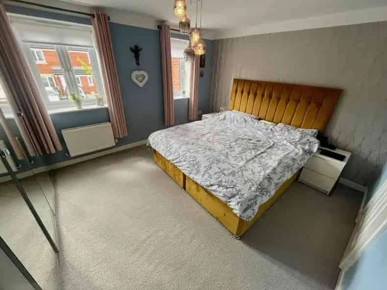 4 Bed Detached House for Sale