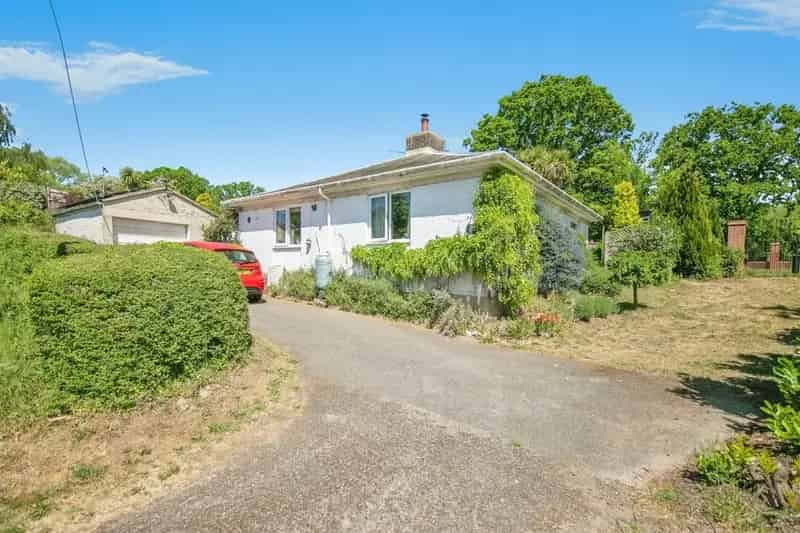 Three Bedroom Bungalow near Woodbridge with Creek Views