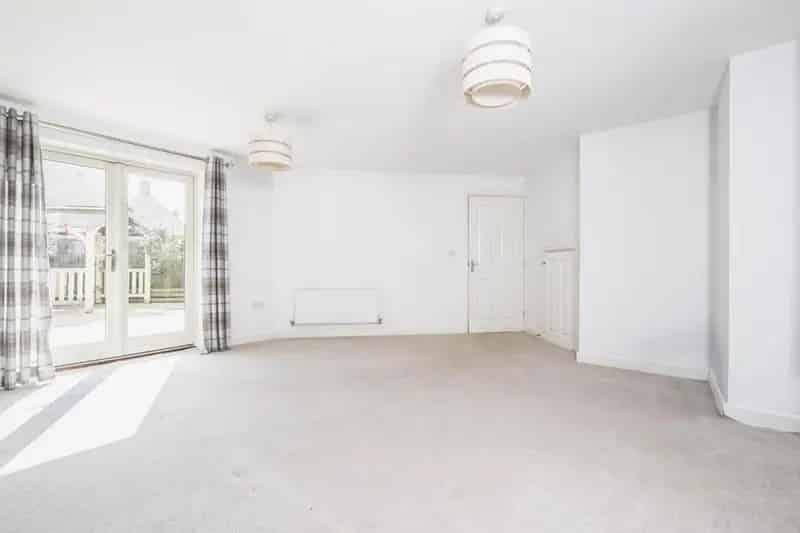 3 Bedroom Semi-Detached House for Sale in Bourton on the Water