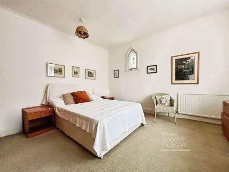 4 Bed Detached Chalet Bungalow For Sale
