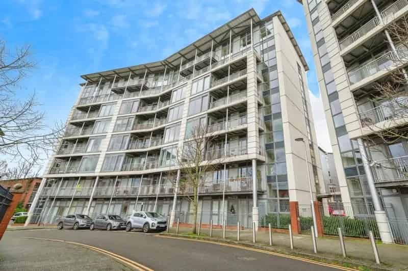 Two Bedroom Apartment Park Central Secure Parking Balcony