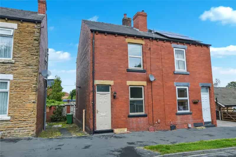 Two Bedroom Semi-Detached House in Carlton - No Onward Chain
