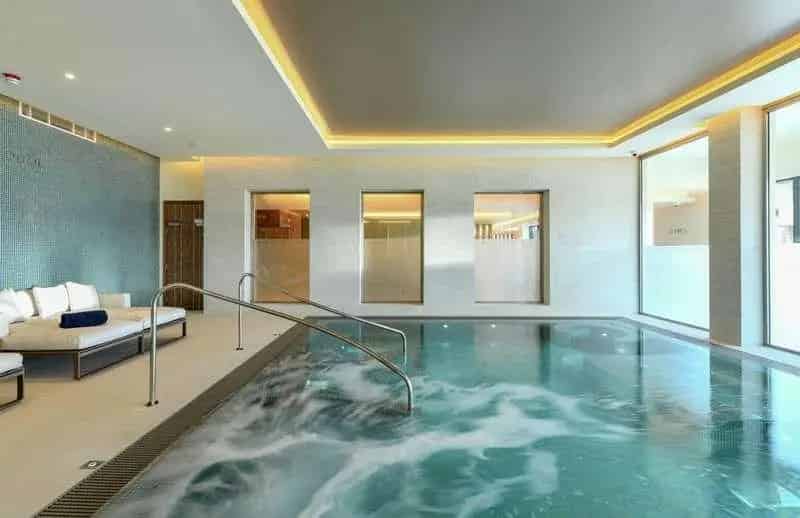 2 bed flat for sale