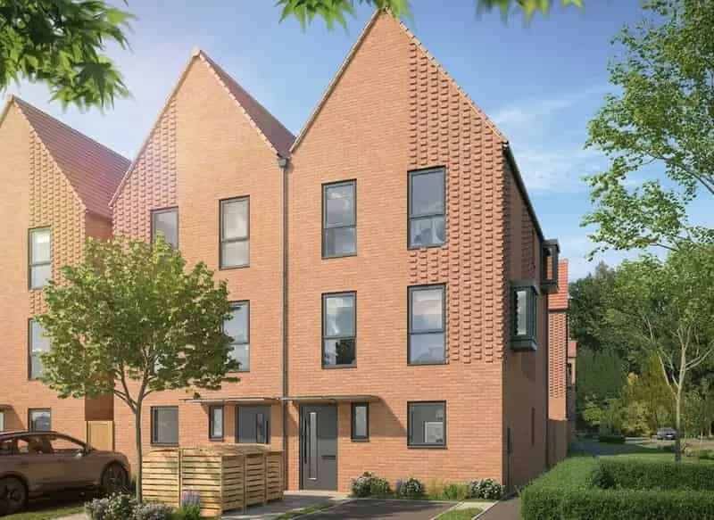 4-Bedroom House in Cavendish Grove Raynes Park